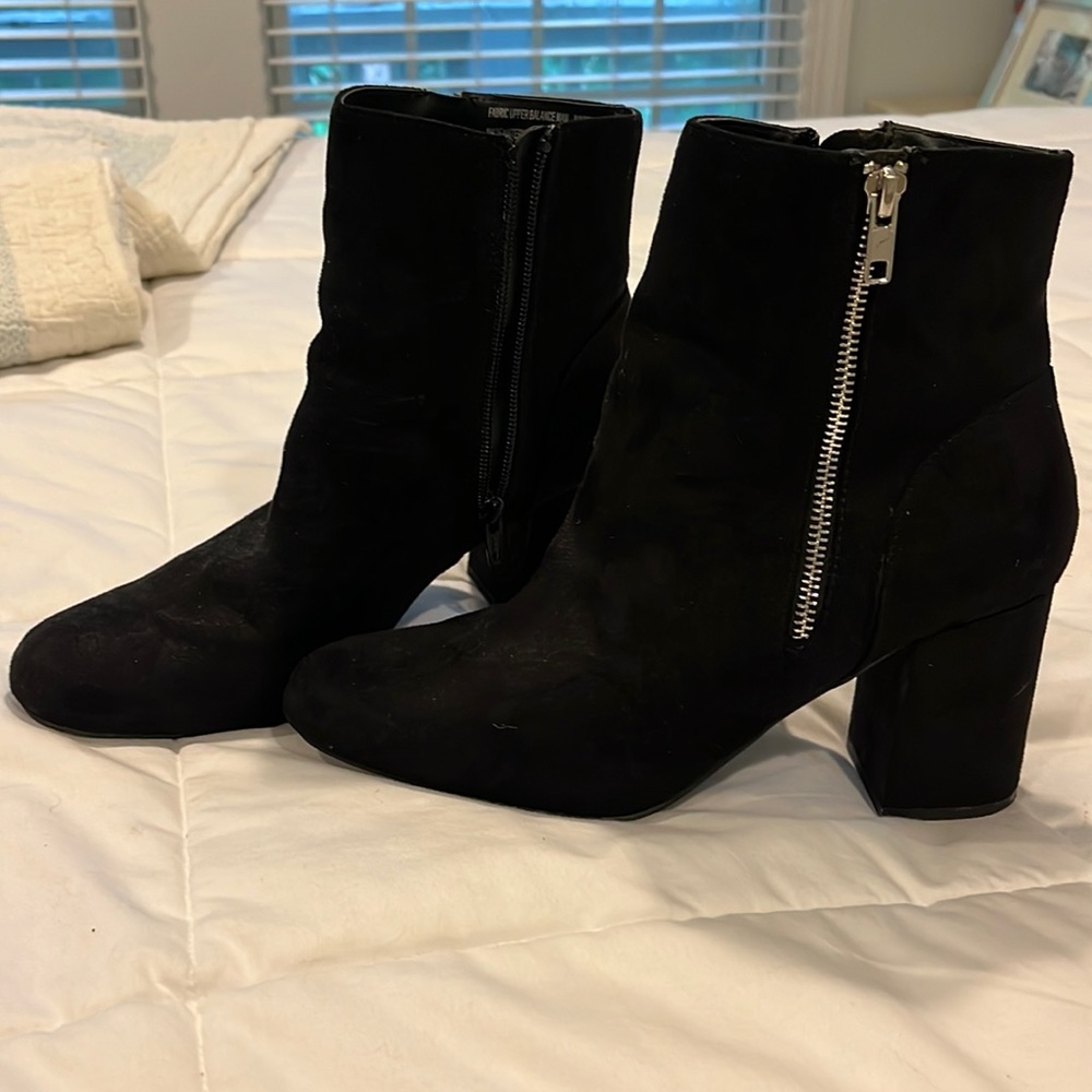 Black suede heeled boot
